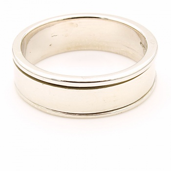 9ct white gold 7g Wedding Ring size T